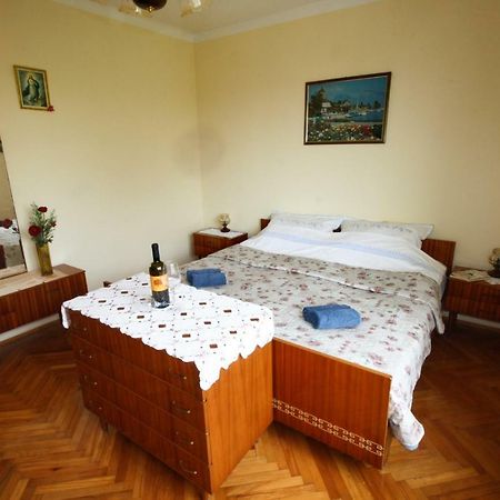 Apartment Persich Pula Exterior photo